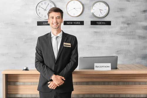 Formation Réceptionniste Hôtelier : Accueil Client et Check-in